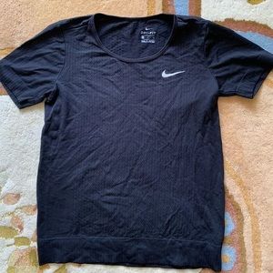 Dri-Fit Nike Short Sleeve Top Small
